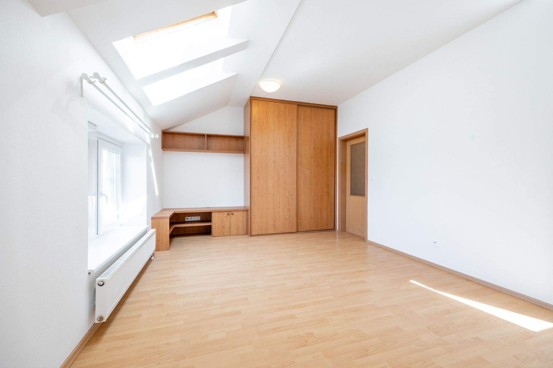 Prodej bytu 1+kk 38 m², Praha – náhled fotky 3