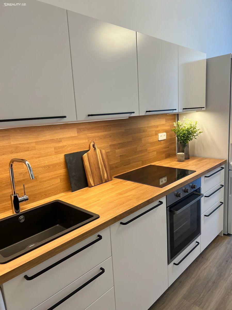 Pronájem bytu 2+kk 58 m², Praha – náhled fotky 2