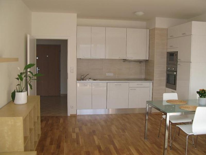 Pronájem bytu 2+kk 57 m² — photo 3