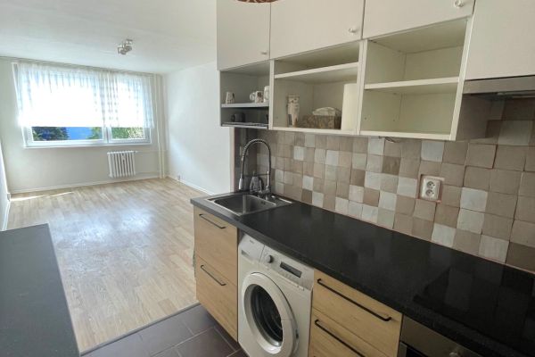 Pronájem bytu 2+kk 43 m² - Rezlerova, Praha - Petrovice