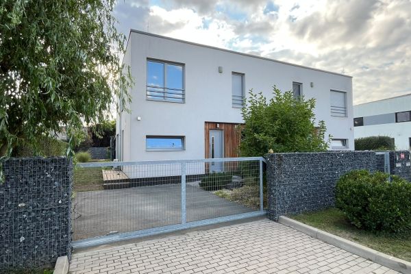 Červená Skála, Husinec - Husinec u Řeže, Středočeský kraj