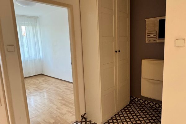 Evropská, Praha - Dejvice