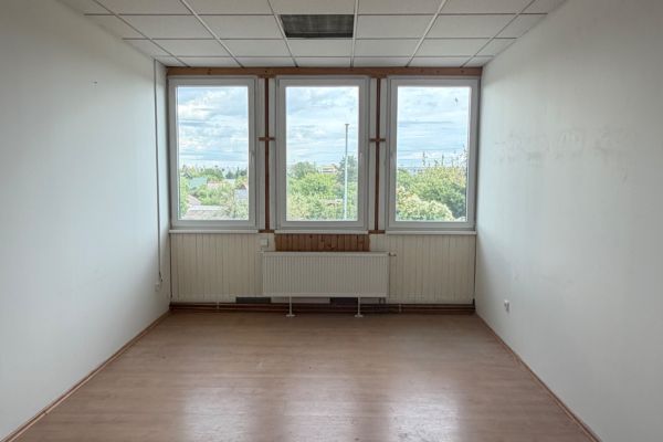Nedokončená, Praha - Kyje