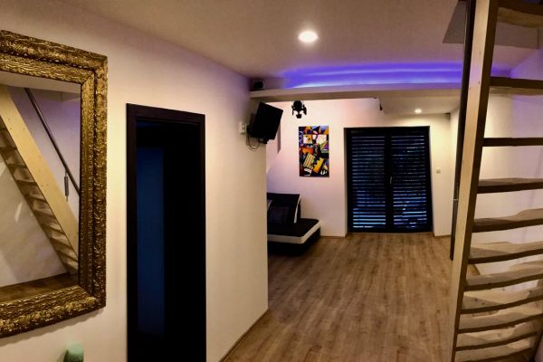 Pronájem bytu 2+kk 74 m² - K Pitkovicům, Praha - Benice