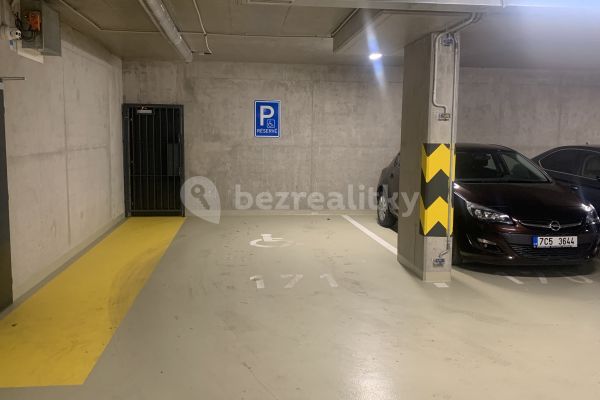 Zvěřinova, Praha - Strašnice