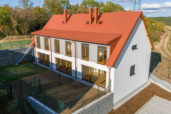 Mořina, Středočeský kraj