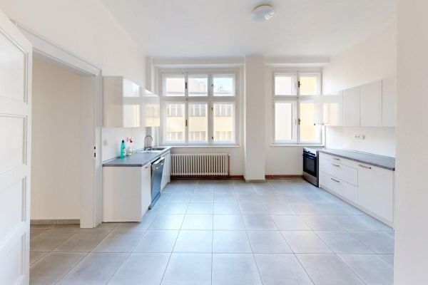 Pronájem bytu 3+1, 142 m² (2 z 14)