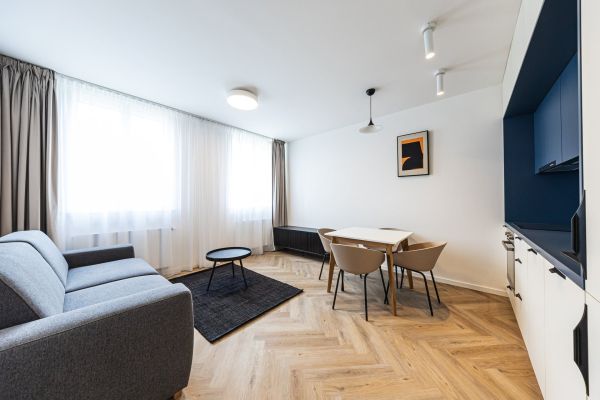 Pronájem bytu 2+kk, 43 m² (3 z 11)