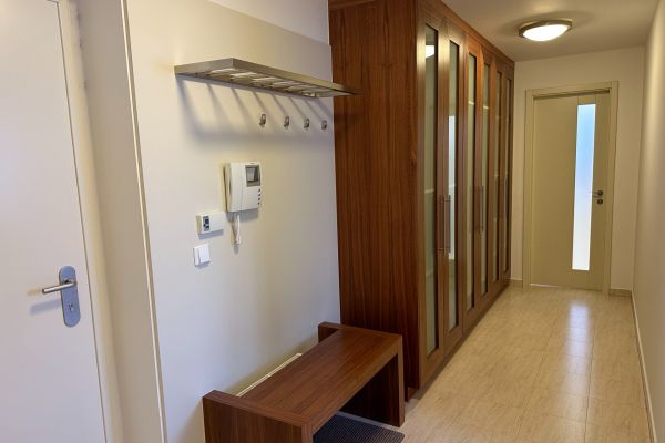 Prodej bytu 2+kk, 61 m² (2 z 16)