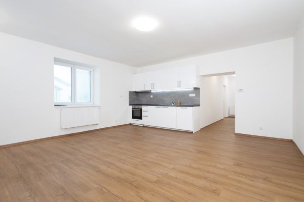 Prodej bytu 2+kk, 55 m² (2 z 14)