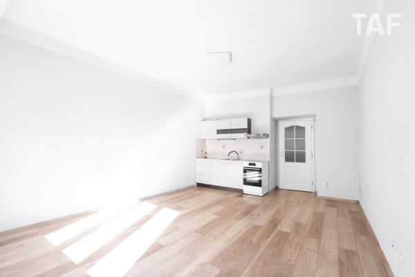 Prodej bytu 1+kk, 34 m² (2 z 10)