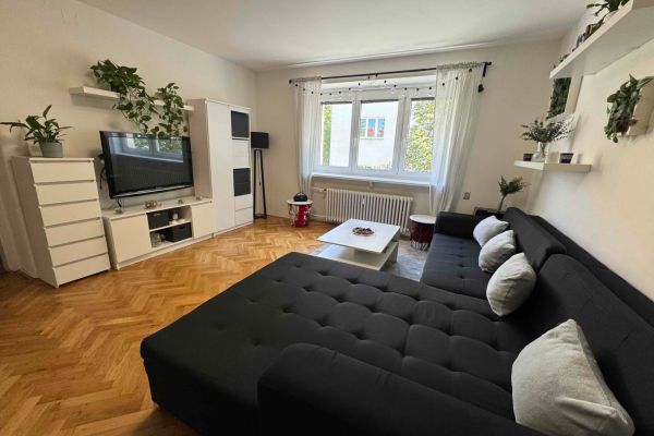 Prodej bytu 2+1, 61 m² (2 z 16)