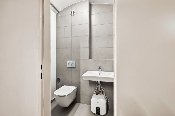 Pronájem komerčního prostoru, 26 m² (2 z 5)
