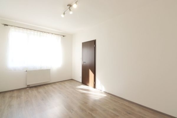 Pronájem bytu 2+kk, 47 m² (2 z 26)