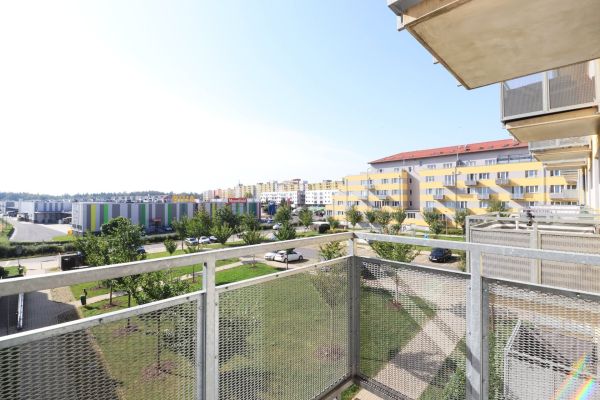 Pronájem bytu 2+kk, 47 m² (3 z 26)