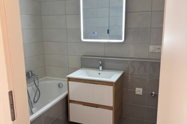 Pronájem bytu 2+kk, 41 m² (2 z 12)