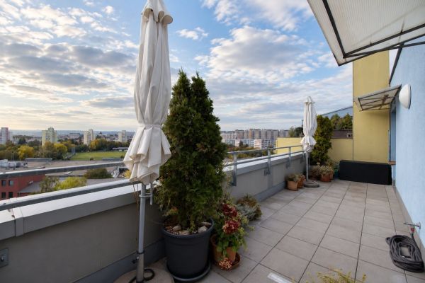 Квартира 2+kk в оренду, 69 м² (3 з 20)