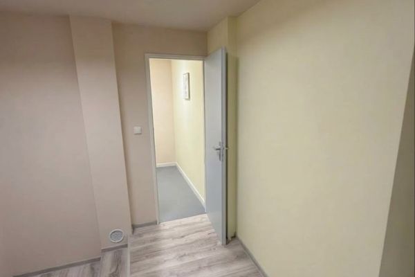 Комерційне приміщення в оренду, 90 м² (2 з 5)
