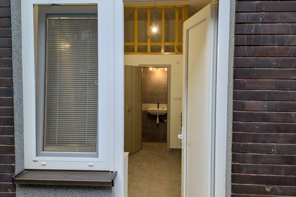 Pronájem komerčního prostoru, 15 m² (2 z 7)