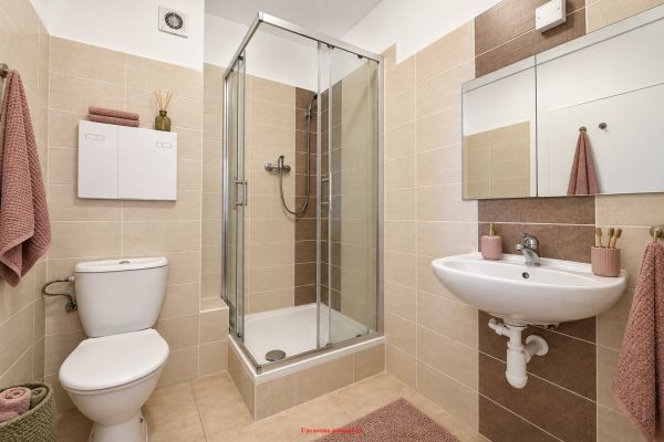 Pronájem bytu 1+kk, 35 m² (3 z 6)