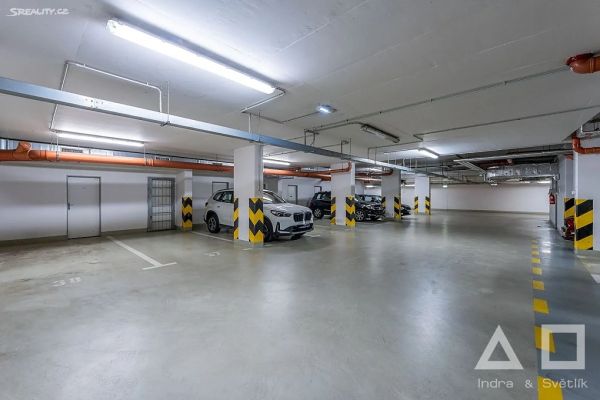 Pronájem nemovitosti, 16 m² (2 z 3)