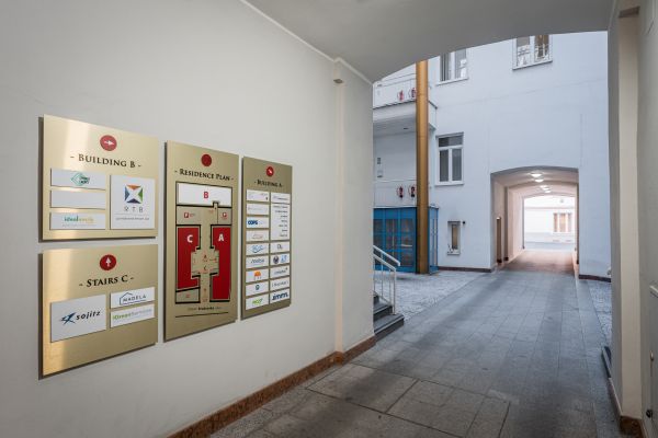 Pronájem komerčního prostoru, 115 m² (2 z 13)
