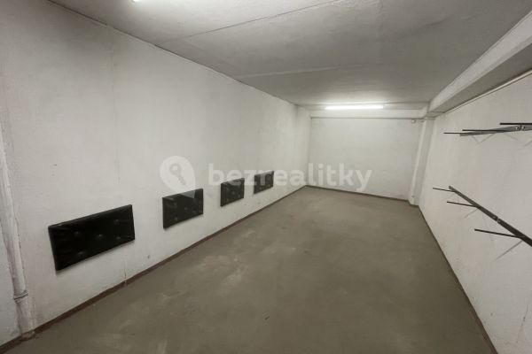 Нерухомість в оренду, 19 м² (2 з 7)